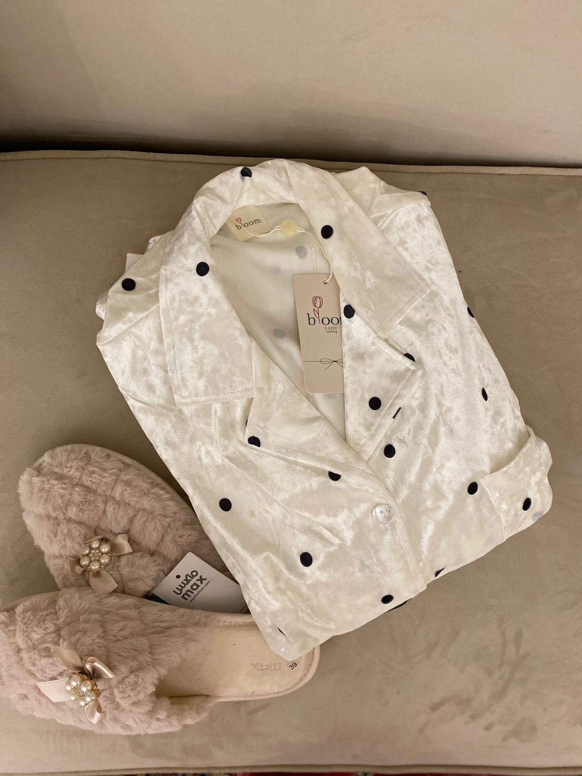 Bloom Lady White Polka Dots Velvet Pajama