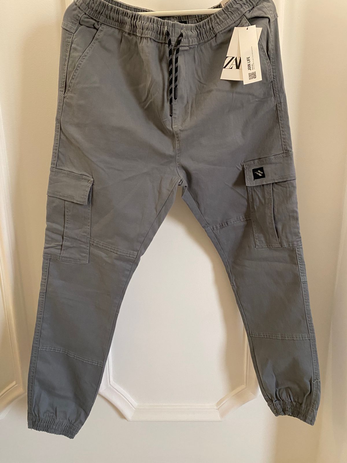 Zara Men Light Grey Cargo Pants